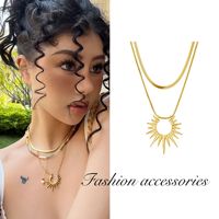 Collier en cuivre avec pendentif en résine tournesol double couche résistant à la décoloration, chaîne serpent, minimaliste, unisexe, subtilement luxueux, pour couples