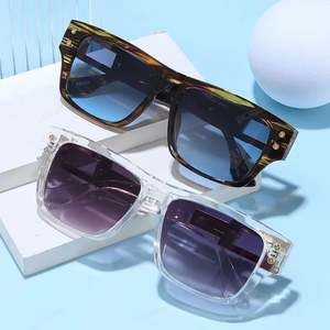 Gafas de Sol Personalizadas con Logotipo 2025, Montura Grande Hueca, para Hombre y Mujer, Protección UV400, Remaches, Cuadradas, con Lentes Degradados - Product Image 3