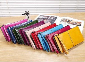 Nouvelle collection : Portefeuille long élégant en cuir huilé pour <span class=keywords><strong>femme</strong></span>, disponible en plusieurs couleurs vives, excellente qualité, vente en gros, très demandé. - Product Image 6