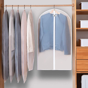 Sacs <span class=keywords><strong>à</strong></span> vêtements en plastique PEVA Hang-Translucent personnalisés pour robes couvre-manteau pliable avec fermeture <span class=keywords><strong>à</strong></span> glissière portable anti-poussière - Product Image 2