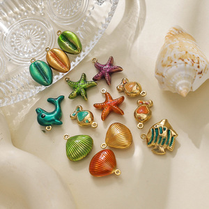 Surtido de Dijes Esmaltados con Motivos Marinos |   Colgantes de Acero Inoxidable Chapados en Oro PVD de 18K |   Conchas de Delfín y Estrella de Mar para la Creación de Joyería DIY - Product Image 2