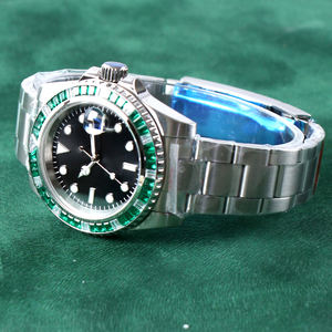 Montre de luxe pour homme sans logo, personnalisée, avec mouvement NH35, cadran vert, diamants, étanche 10 bars, automatique mécanique NH35 - Product Image 4