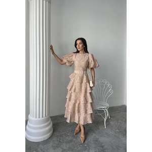 เดรสทรงเอไลน์ผ้าซาตินสีเบจหรูหรา แขนทรงบอลลูนแบบเลเยอร์ แต่งเข็มขัด คอทรงโอ สไตล์วินเทจ สำหรับงานกลางคืน - Product Image 2