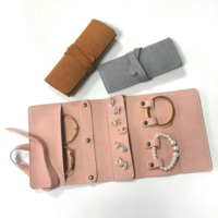 Vente en gros de sacs d'emballage rectangulaires en microfibre avec logo personnalisé pour bijoux sac pochette pliable pour ranger vos bagues boucles d'oreilles pendentifs