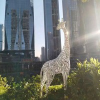 Sculpture abstraite moderne en acier inoxydable en forme de girafe, personnalisable, pour extérieur, avec lettres creuses, peinte, représentant un animal de paysage
