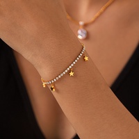 Bracelet tendance en acier inoxydable électroplaqué avec zircon incrusté, pendentif étoile à cinq branches et pompon