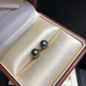 Boucles d'oreilles classiques en perles noires Honor Sea, forme boule, 7-8 mm, couleur panda, vert paon - Product Image 1