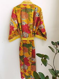 Robe de travail manuel Kantha vintage pour femmes à forte demande, longueur au genou pour vêtements de nuit disponible en vrac - Product Image 6