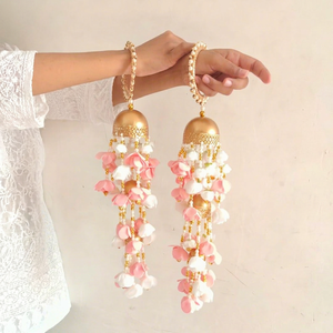 สร้อยข้อมือมุกหลายชั้นลายดอกไม้ประดิษฐ์สีขาวพีชสไตล์อิสลาม ดีไซน์ดอกไม้ทำมือ ทันสมัย คุณภาพสูง สำหรับผู้หญิง - Product Image 1