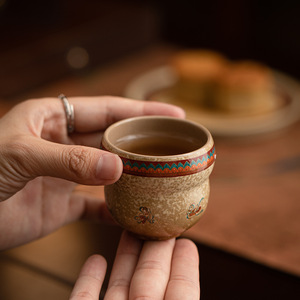 Dunhuang Fliegende Apsaras Keramik-Teetasse mit Großer Kapazität, Hitzebeständig, Luxuriös-Vintage-Design, Ein Edles Geschenk - Product Image 3