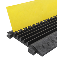 Protector de Cables Flexible de 90 cm y 5 Canales, Resistente a la Presión, de PVC y Goma, para Exteriores, Color Amarillo y Negro, para Uso en Carreteras