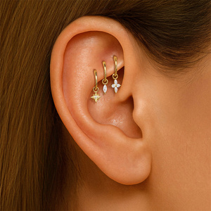 Bijoux de piercing Huggie Hoop en Argent 925 plaqué Or 18K, sertis de Zircone Cubique (CZ) motifs Étoile à huit branches, Marquise et Fleur à quatre feuilles, pour piercing Rook et Hélix - Product Image 2