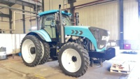 Tracteur agricole KAT 300 CV 4RM KR3004EX à direction hydraulique avec pièces de rechange en stock – Prix usine