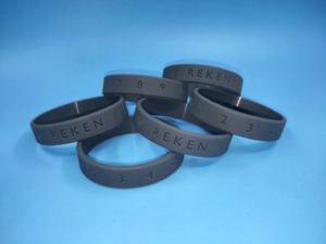 Özel silikon bilekliği kişiselleştirilmiş metin Debossed kauçuk bilezik motivasyon parti iyilik Fundraisers doğum günü - Product Image 6