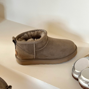 Bottes de neige classiques WINTER MINI <span class=keywords><strong>UUG</strong></span> en cuir naturel et laine de mouton, chaudes et confortables pour l'hiver - Product Image 4
