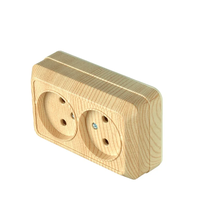 Prise murale électrique double ABS standard UE, étanche IP20, durable, avec mise à la terre, type de surface personnalisé, 16A 250V, pour charge électrique