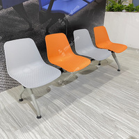 Chaises élégantes de salle d'attente de bureau de sièges de poutre en plastique de 4 places à vendre la chaise d'aéroport publique
