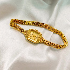 Vintage Petite <span class=keywords><strong>Montre</strong></span> Carrée pour Femmes Ins Style Niche Quartz Japonais et Coréen Mori Style Mini <span class=keywords><strong>Fine</strong></span> Bracelet <span class=keywords><strong>Or</strong></span> <span class=keywords><strong>Montre</strong></span> - Product Image 1