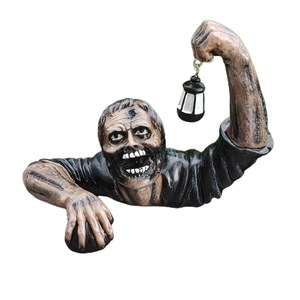 Statue de zombie en résine d'Halloween avec lanterne LED, sculpture de zombie rampant pour jardin, décoration d'horreur pour cour extérieure et maison hantée - Product Image 5