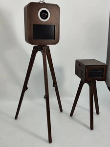 Cabina de Fotos Retro de Madera Maciza con Pantalla Táctil de 13.3 Pulgadas, Juego Completo con Soporte para Impresora, Cámara e Impresora con Estuche de Viaje - Product Image 4