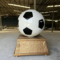 Sculpture géante de ballon de football en fibre de verre, statue de football extérieure personnalisée, grand ballon en PRV pour parc, stade, centre commercial sportif