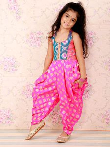 Twisha - Elegante Traje Étnico para Niñas, Mono Rosa con Cuello Halter Estilo Dhoti para Fiestas (6 Meses a 14 Años) - Product Image 2