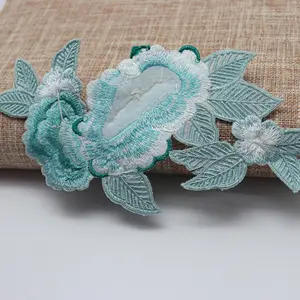 3D कढ़ाई फूल पैच सुंदर लोहे पर