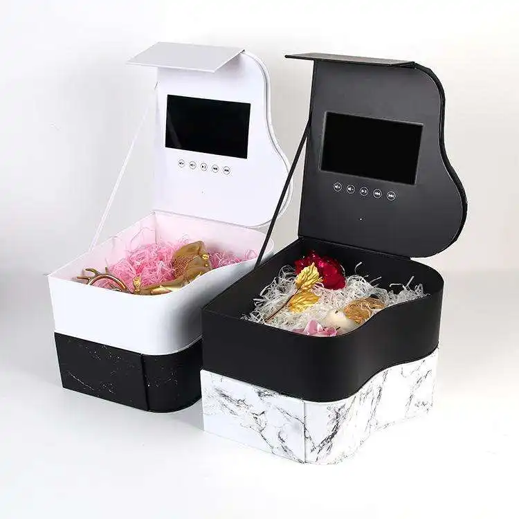 Роскошная бумажная упаковочная коробка с видео в форме пианино для подарка с красивым цветочным расположением ЖК-экран для Дня святого Валентина Подарочная коробка с цветами