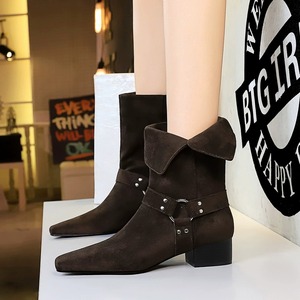 Bottines mi-mollet à talon carré pour femme, style western rétro, bout pointu, boucle de ceinture, en faux daim, coupe ajustée - Product Image 2