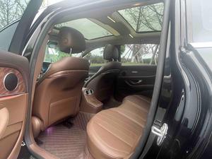 Auto Usado en Venta, <span class=keywords><strong>Mercedes</strong></span>-Benz <span class=keywords><strong>E</strong></span> 350 <span class=keywords><strong>E</strong></span> L 2022, Sedán de Lujo Híbrido Enchufable, Volante a la Izquierda, PHEV, 211hp, 120km EV, Excelente Estado - Product Image 4