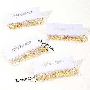 Boucles d'oreilles Huggie plaquées or, bijoux fantaisie, ensemble de 2,5 cm, tendance pour femme, en alliage de zinc, collection 2024 - Product Image 1