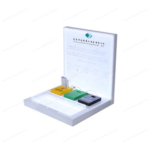 Exhibidor de Tabaco Acrílico Blanco Moderno con Carga Inalámbrica, Exhibidor de Mostrador para Minoristas con Funciones Inteligentes - Product Image 3