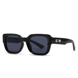 Lunettes de soleil carrées modèle populaire pour hommes européens et américains avec lentille PC UV400 pour la photographie de rue commerce extérieur transfrontalier - Product Image 3