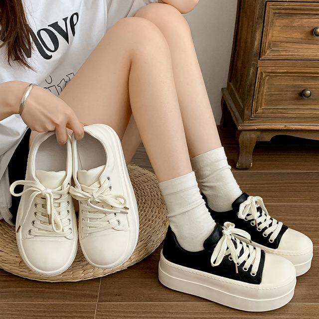 Fashion Daily Retro Height Increasing Platform White Shoes Women 2026 All-Match Lightweight Casual Sports Sneakers