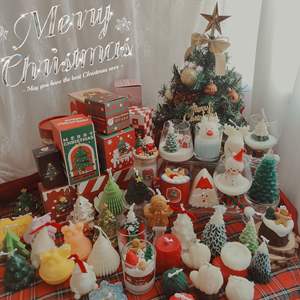 Bougie de Noël Cadeaux du Nouvel An Souvenirs Vente en gros transfrontalière Aromathérapie Bougie artisanale en cire de soja Cire d'abeille Décorations de Noël - Product Image 1