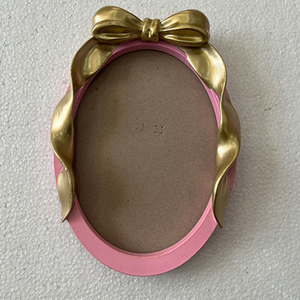 Elegante Cornice <span class=keywords><strong>Portafoto</strong></span> Ovale in Resina con Fiocco, Decorativa e Resistente, da Tavolo o da Parete, per Soggiorno, Casa e Ristorante - Product Image 6
