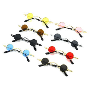 Vente en gros <span class=keywords><strong>de</strong></span> lunettes <span class=keywords><strong>de</strong></span> soleil vintage tendance Hotsale, monture ronde en petit cercle avec logo personnalisé en métal cuivré doré, verres colorés pour femme - Product Image 1