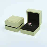 Vente en gros de boîte à bijoux personnalisée en daim vert boîte d'emballage en diamant boîte à bijoux bracelet logo personnalisé haut de gamme