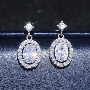 Pendientes de Diamantes Ovalados E435 en Oro Blanco, Color D, Naturales, Certificados por GIA, Estilo Clásico para Boda - Product Image 5