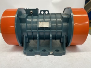 Low price YZS-1.5-2 Three-Phase Industrial AC <b>Vibrator</b> Motor for feeder <b>vibration</b> <b>screen</b> rotary farm duty motor converyors - Product Image 1