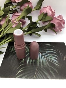 ไม่มีขั้นต่ำในการสั่งซื้อ มีสินค้าในสต็อก ขายส่ง หลอดลิปสติกพลาสติกสีดำรูปทรงกระสุน ขนาด 12.1 มม. สำหรับใส่ลิปบาล์มแบบมีลูกเล่นมุก  สามารถสลักลายได้ - Product Image 5