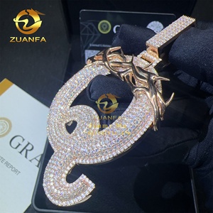 Pendente di Lusso in Stile Spine per Uomo con Catena Iniziale Lettera R Q in Argento Sterling 925 con Diamanti Moissanite VVS1 Iced Out - Product Image 6