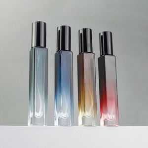 Flacons de parfum de voyage carrés de luxe personnalisés de 10 ml en verre, vides, rechargeables, avec pulvérisateur à brume fine, excellente étanchéité, sérigraphiés - Product Image 3