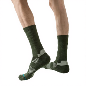 Chaussettes de sport en coton de bambou tricotées thermiques de haute qualité pour hommes et jeunes, design personnalisé, antibactériennes, rembourrées, pour le camping en plein air - Product Image 1