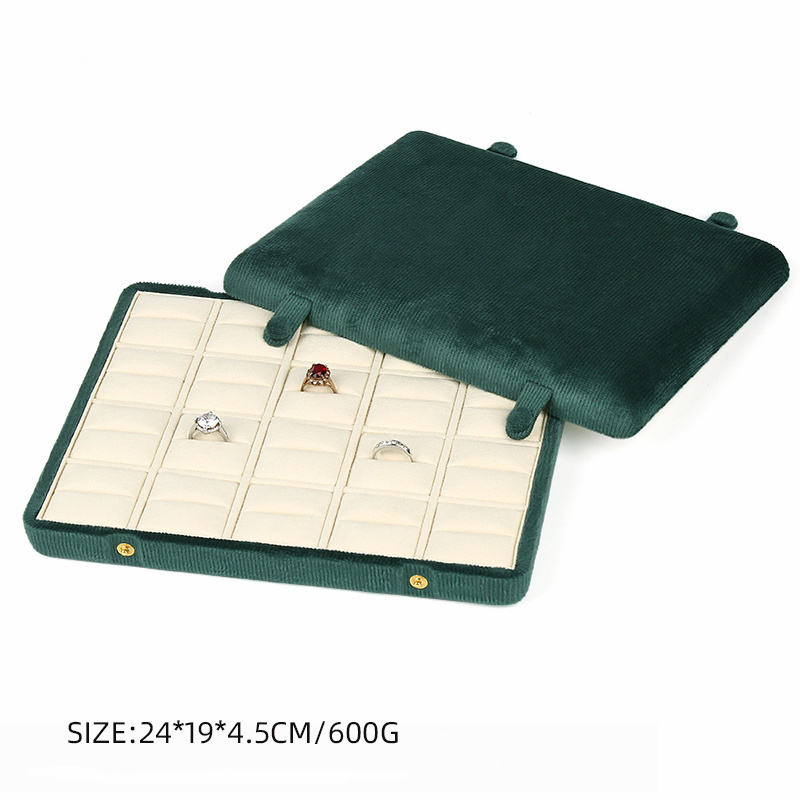 ถาดแหวนสีเขียว