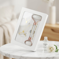 Rouleau de jade blanc naturel et ensemble Gua Sha, rouleau de massage facial avec cadre en or rose et boîte cadeau pour les soins anti-âge