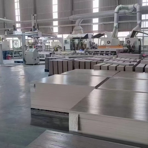 พื้นกระเบื้องไวนิลคลิ๊กล็อค SPC คุณภาพสูง กันน้ำ ราคาประหยัด - Product Image 1