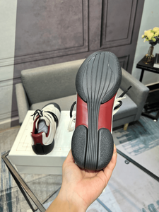 อเล็กซานเดอร์ แฟชั่นทันสมัย ​​เรียบง่าย ทันสมัย ​​สีเรโทร บล็อกสี รองเท้ากีฬาลำลอง หัวกลม สีแพนด้า อเนกประสงค์แมค.ควีน - Product Image 6