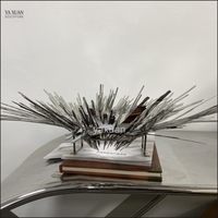 Sculpture abstraite en acier inoxydable en forme de fleur épineuse, polie miroir, motif étoile radiale, sculpture métallique personnalisée pour extérieur