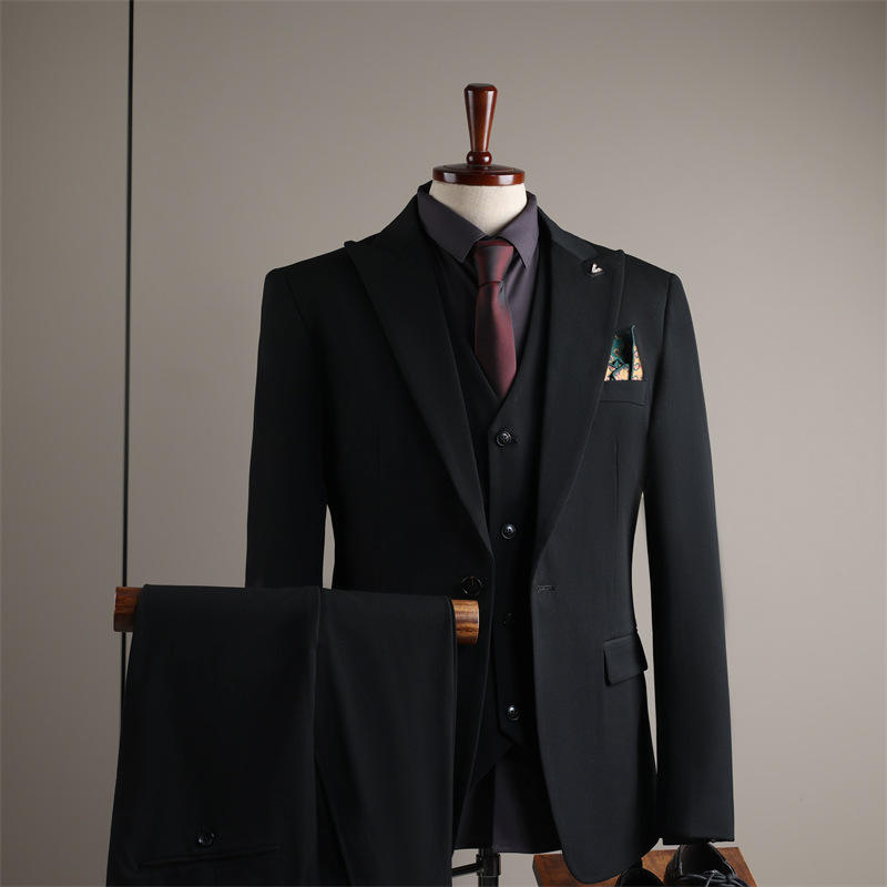 Noir (costume + gilet + pantalon habillé)